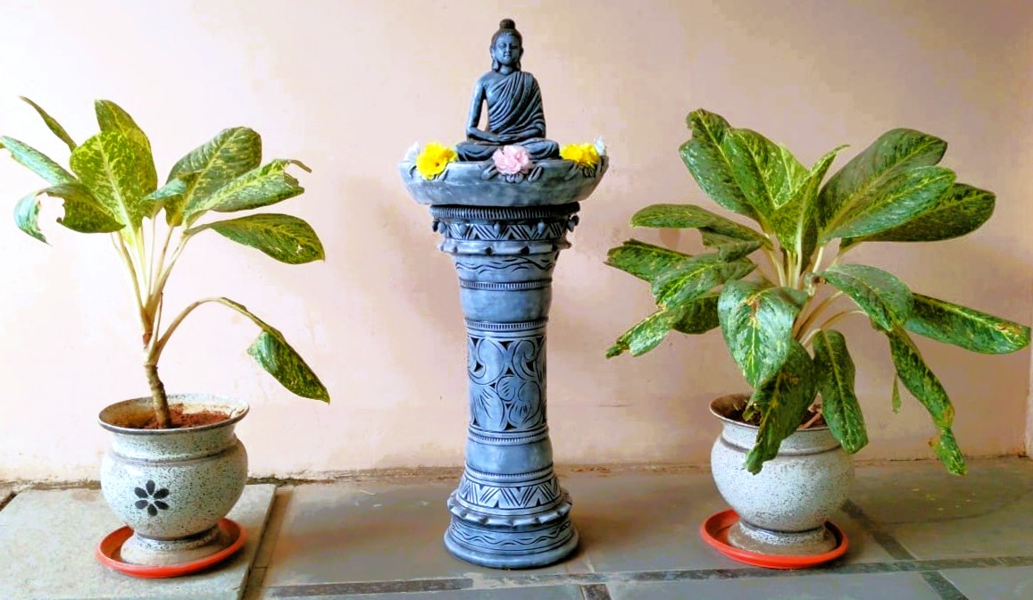 entrance_budha